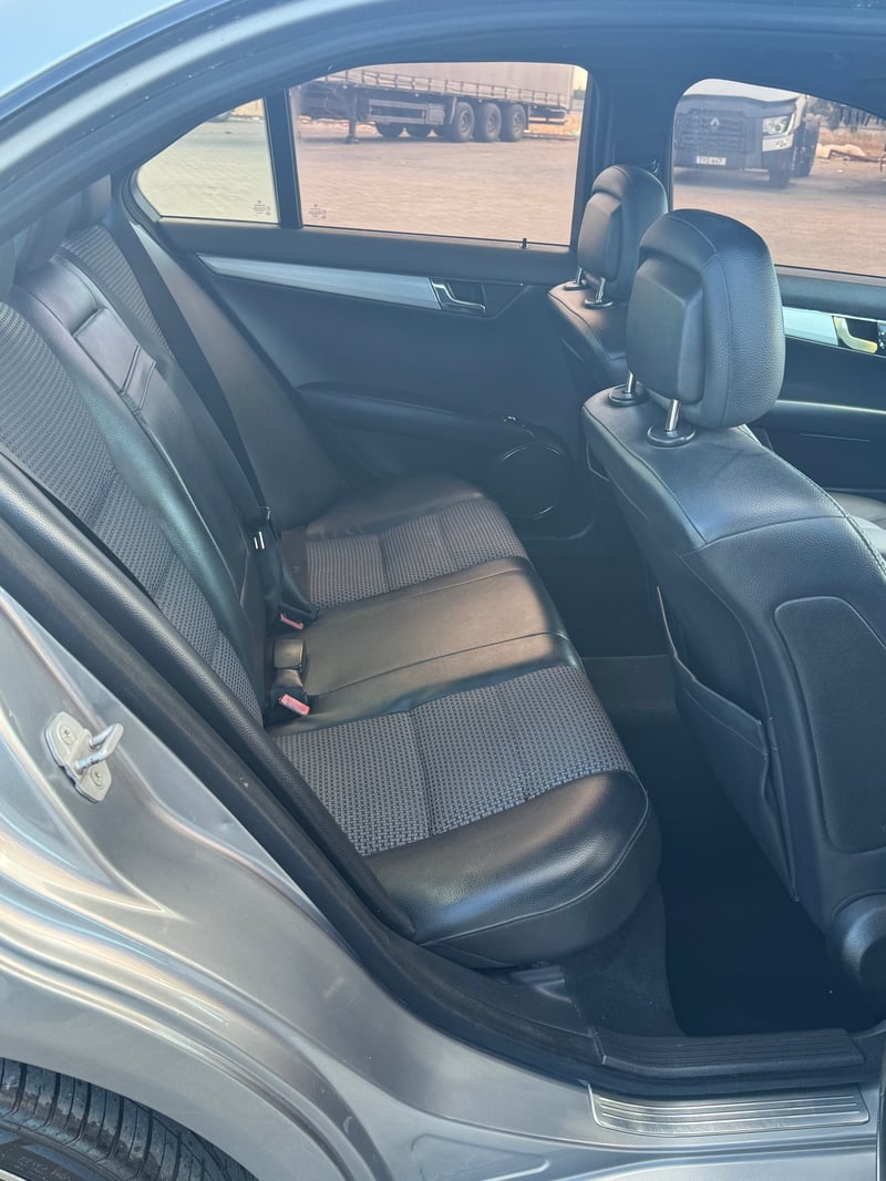 Mercedes-Benz C 200 — 10