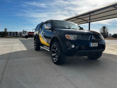 Mitsubishi L200 — 9