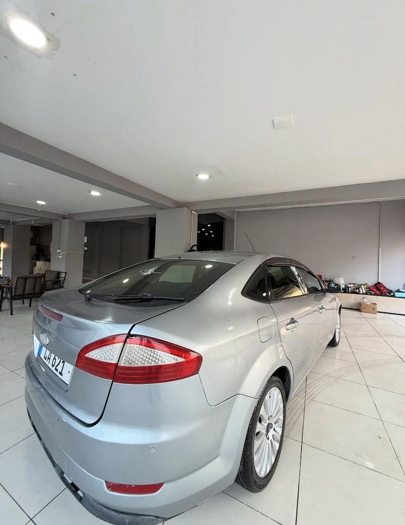 Ford Mondeo — 1/7