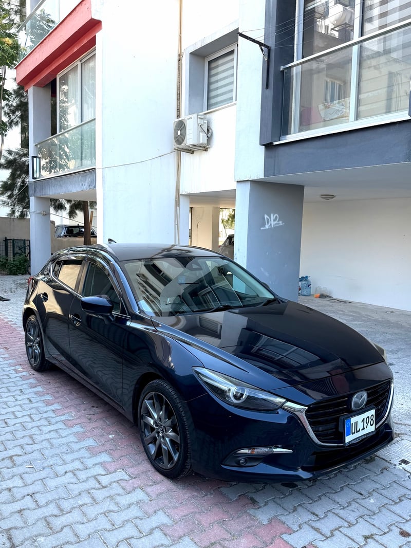 Mazda Axela — 5