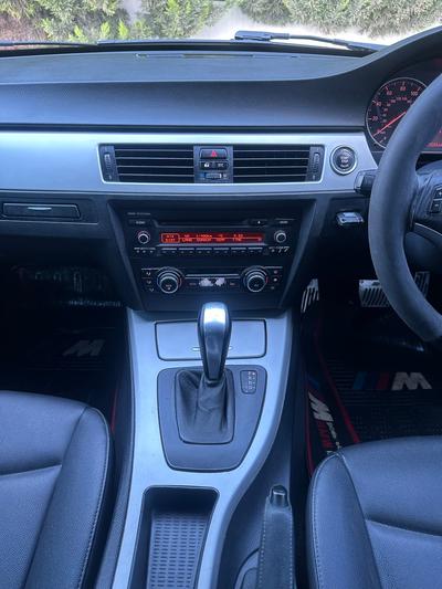 BMW 320i — 10