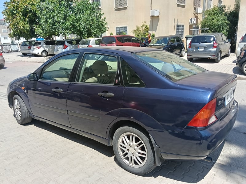 Ford Focus — 4