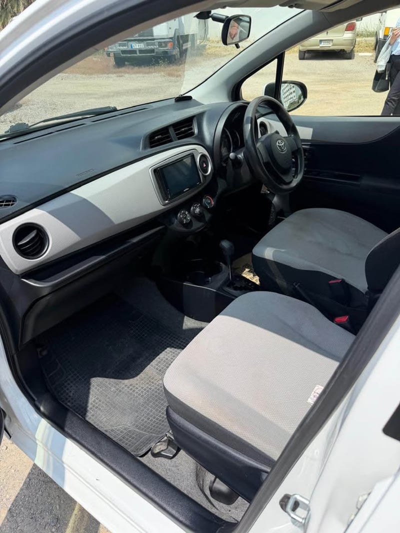 Toyota Vitz — 2