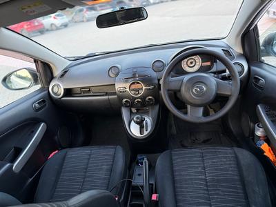 Mazda Demio — 7