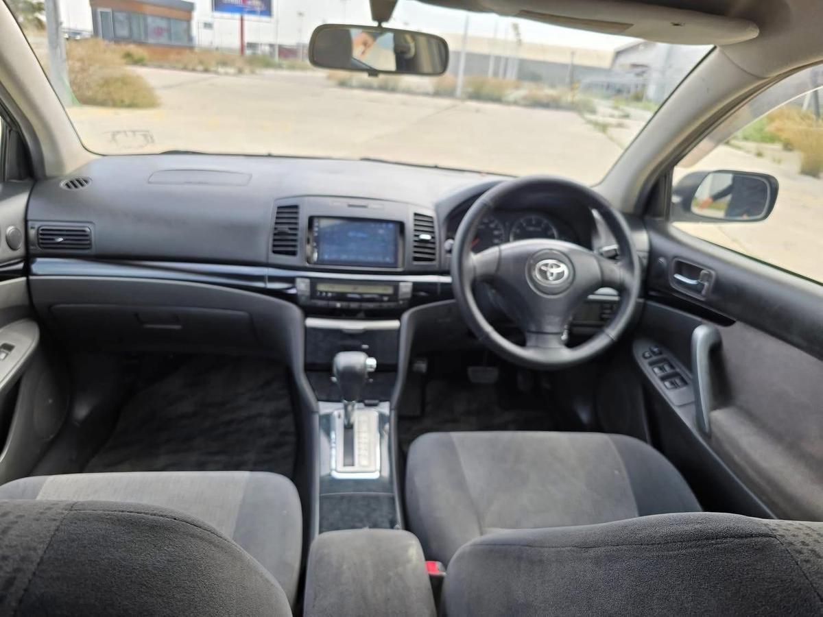2004 Toyota Allion 8