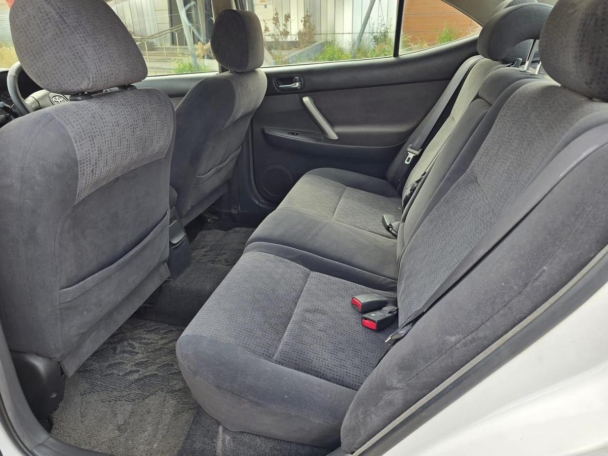 2004 Toyota Allion 9