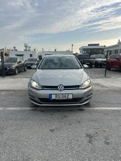 Volkswagen Golf — 1