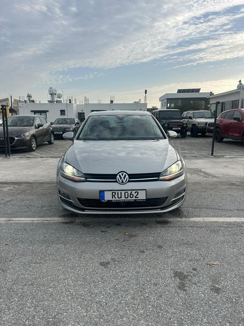 Volkswagen Golf — 1/8
