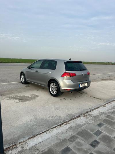 Volkswagen Golf — 4