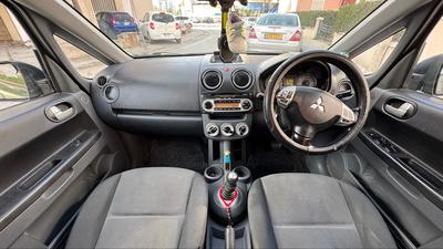 Mitsubishi Colt — 2