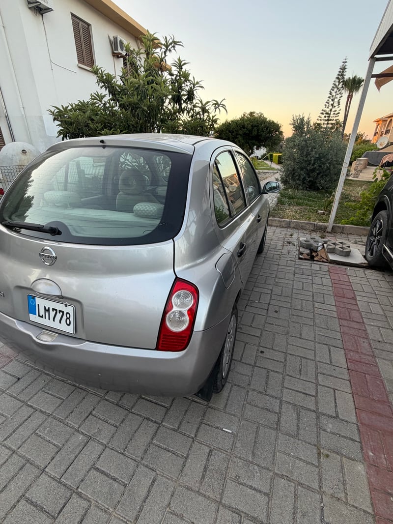 Nissan March — 4