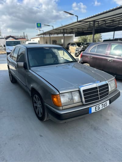 Mercedes-Benz 250 D — 2