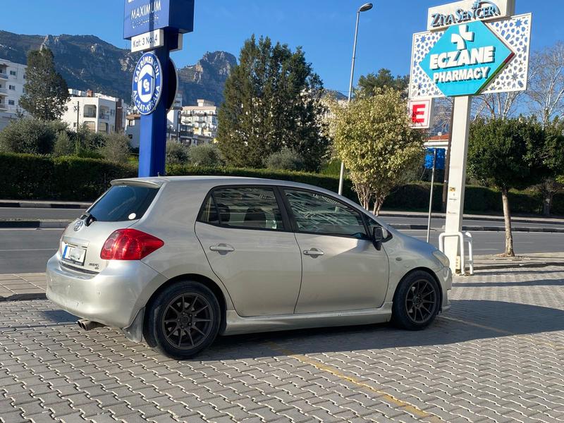 Toyota Auris — 1/9