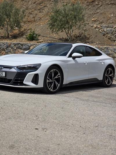 Audi E-Tron GT — 4