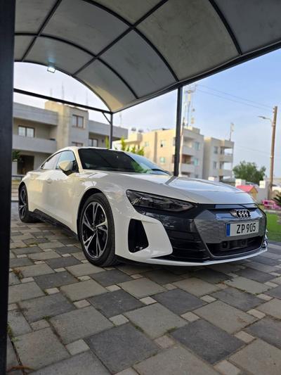 Audi E-Tron GT — 2