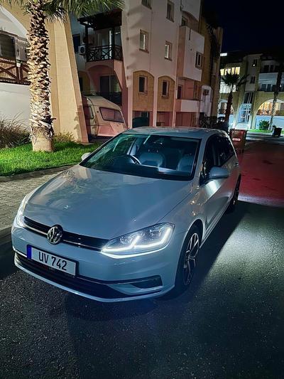 Volkswagen Golf — 1