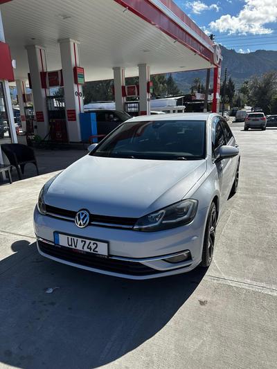 Volkswagen Golf — 6