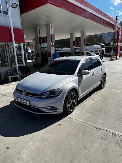 Volkswagen Golf — 7