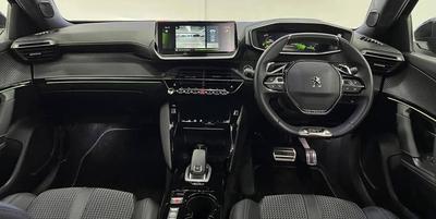 Peugeot 2008 — 8