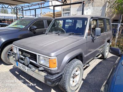 Isuzu Trooper — 1