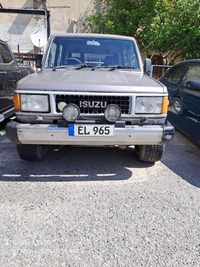 Isuzu Trooper — 2