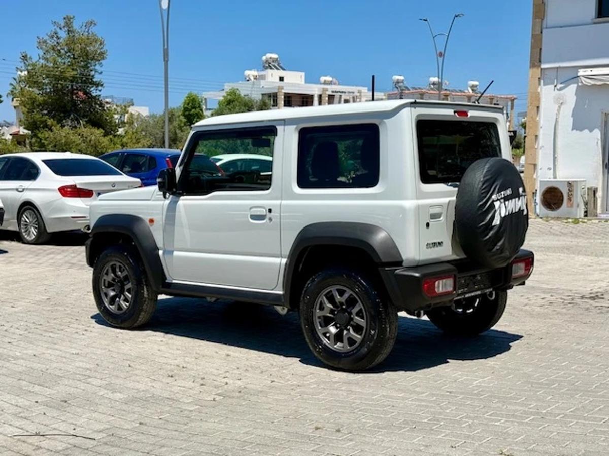 2025 Suzuki Jimny 6