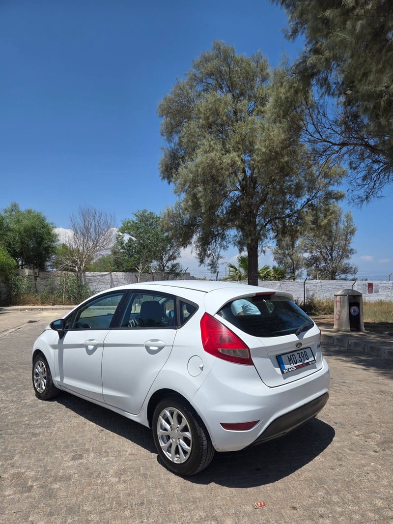 Ford Fiesta — 4