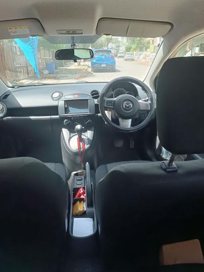 Mazda Demio — 8
