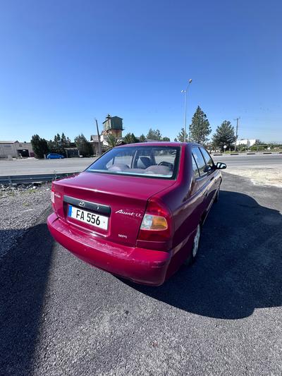 Hyundai Accent — 3