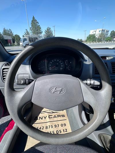 Hyundai Accent — 5