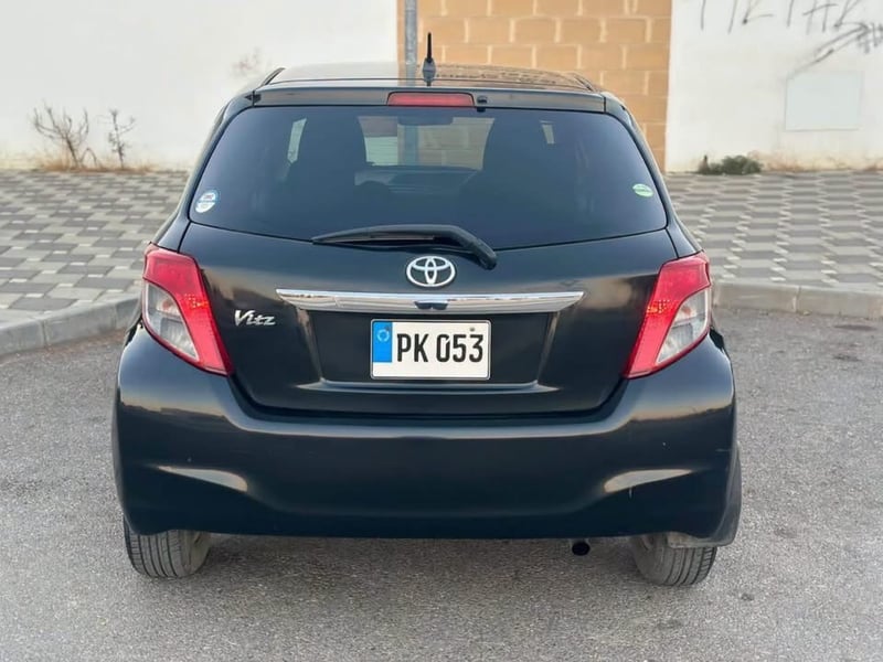 Toyota Vitz — 5