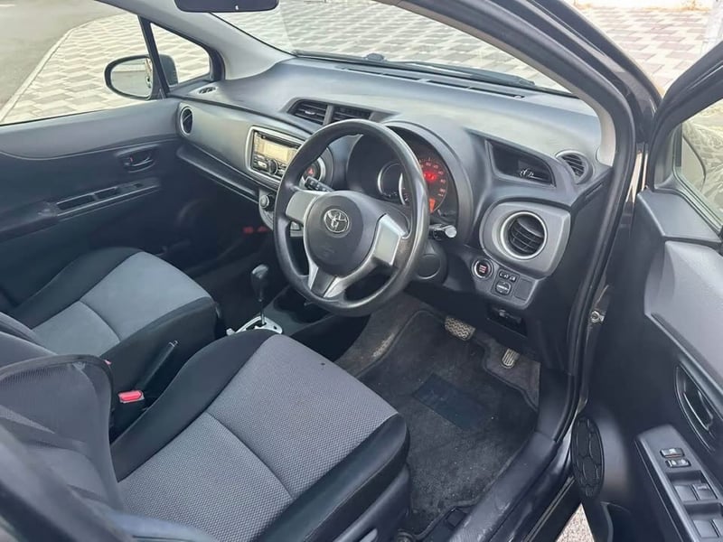Toyota Vitz — 6