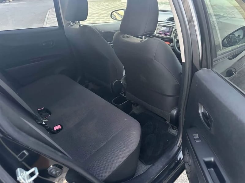 Toyota Vitz — 8
