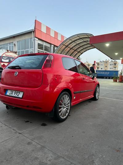 Fiat Grande Punto — 4