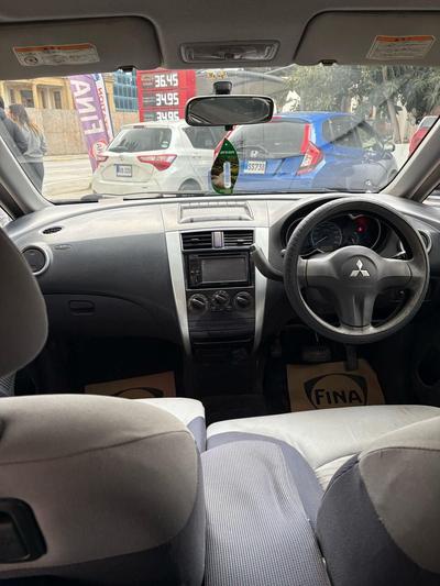 Mitsubishi Colt — 4