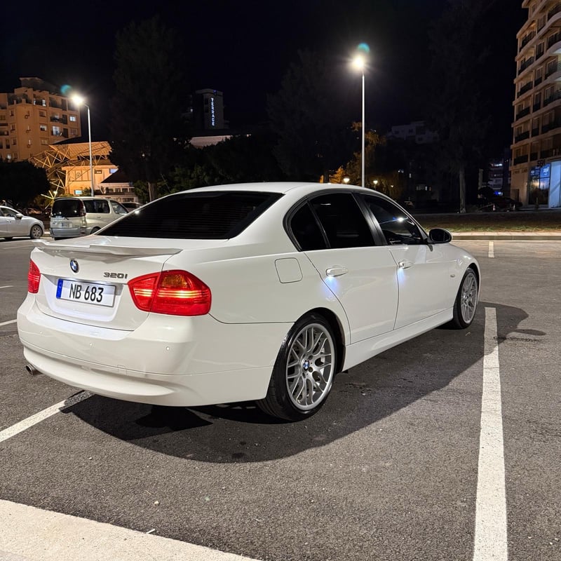 BMW 320i — 5