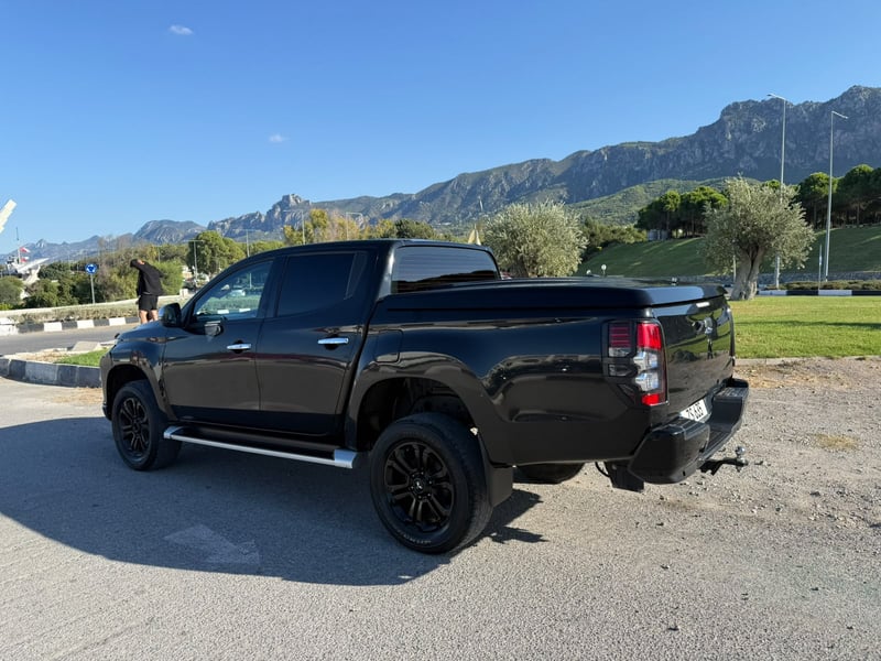 Mitsubishi L200 — 7