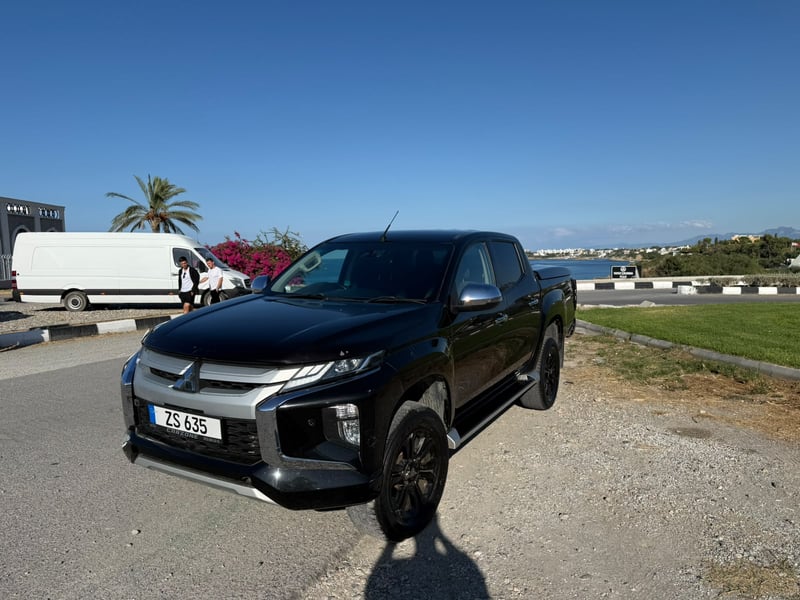 Mitsubishi L200 — 9