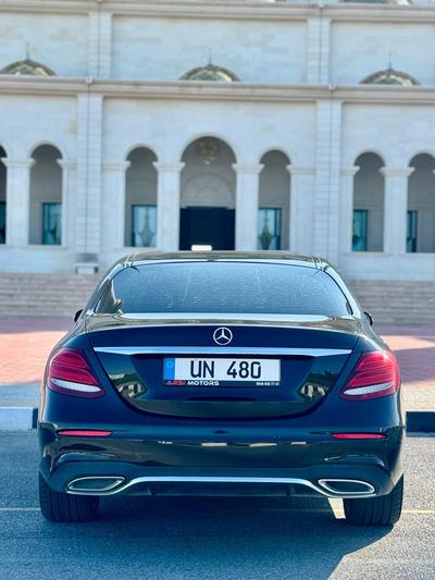 Mercedes-Benz E 220d — 4