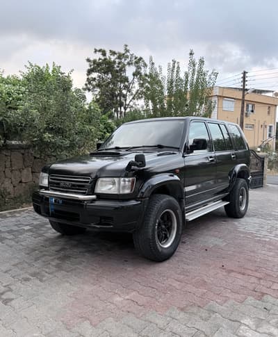 Isuzu Trooper — 1