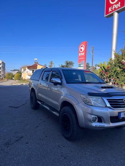 Toyota Hilux — 2