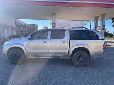 Toyota Hilux — 4