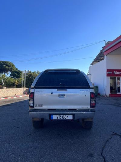 Toyota Hilux — 5
