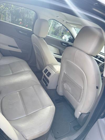 Jaguar XE — 6