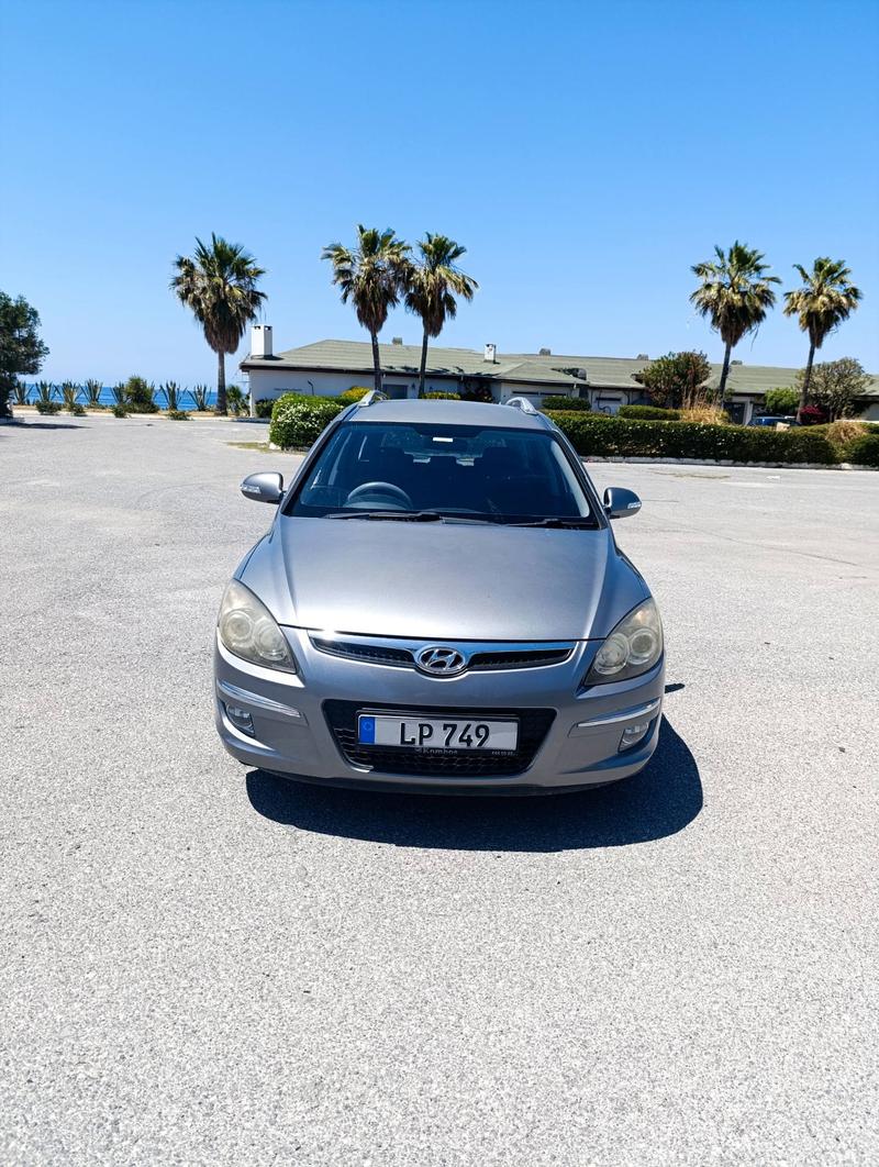 Hyundai i30 — 1/7