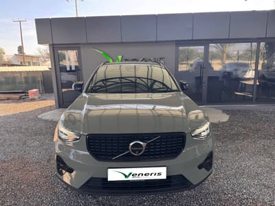 Volvo XC40 — 2
