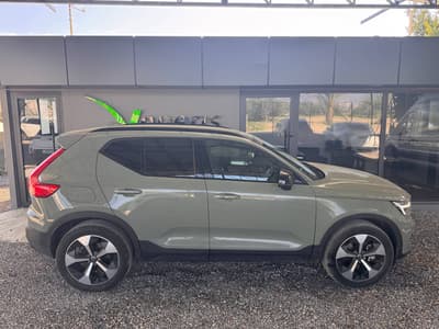 Volvo XC40 — 4
