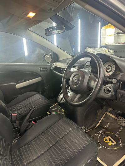 Mazda Demio — 8