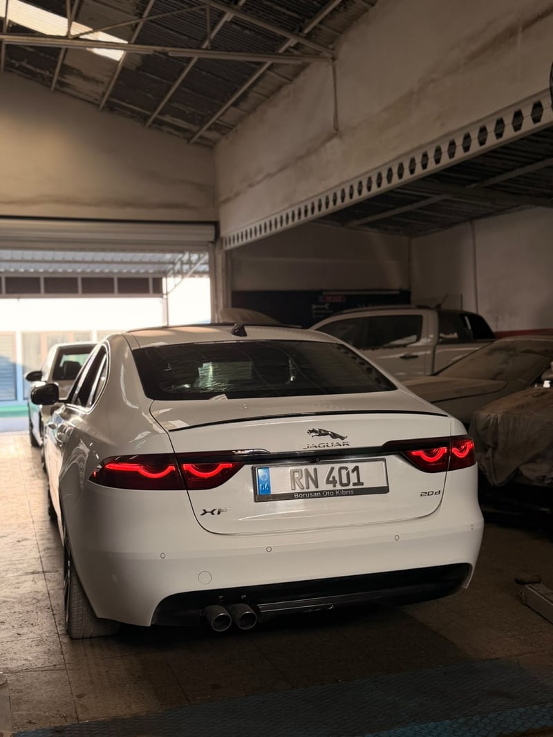 Jaguar XF — 3