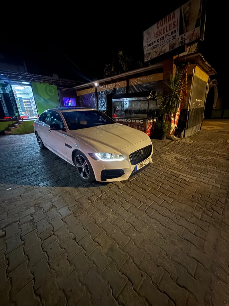 Jaguar XF — 1